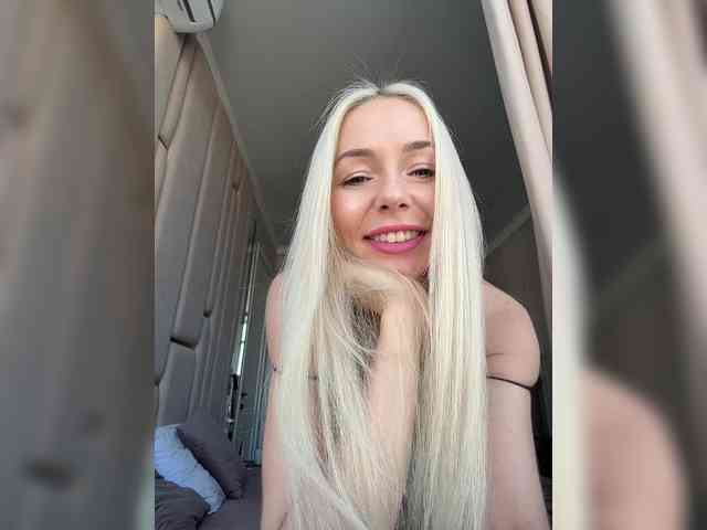 WhiteGirl-one webcam