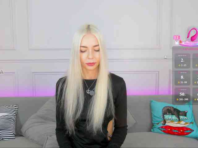 WhiteGirl-one webcam