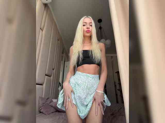 WhiteGirl-one webcam