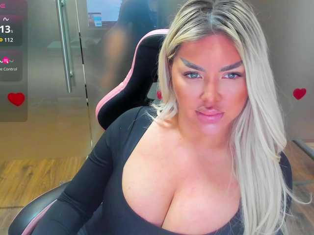 SarahStone's BongaCams show and profile