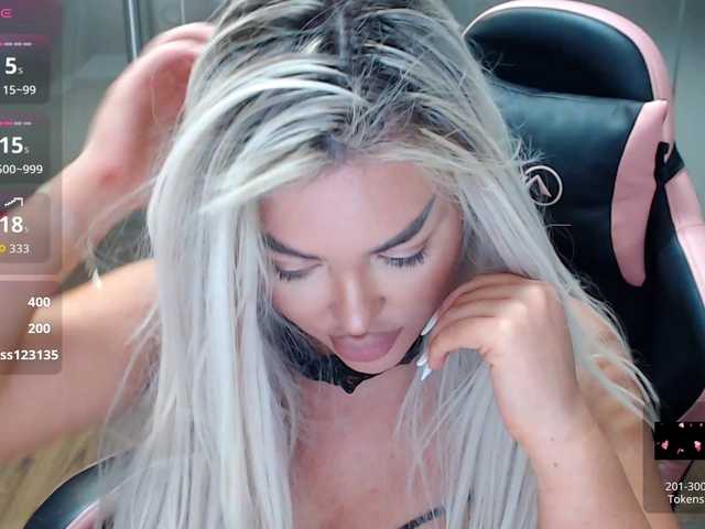 SarahStone's BongaCams show and profile