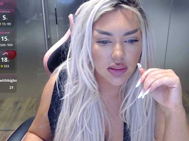 SarahStone's BongaCams show and profile