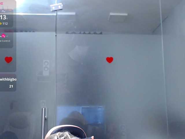 SarahStone's BongaCams show and profile