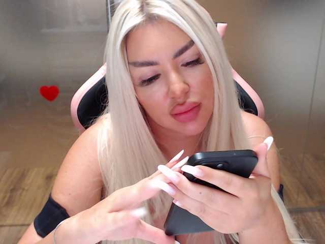  SarahStone chat room
