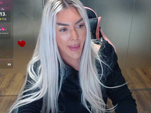 SarahStone vous attend pour discuter, flirter et plus sur bongacams