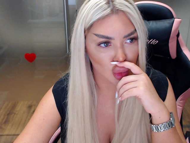  SarahStone chat room