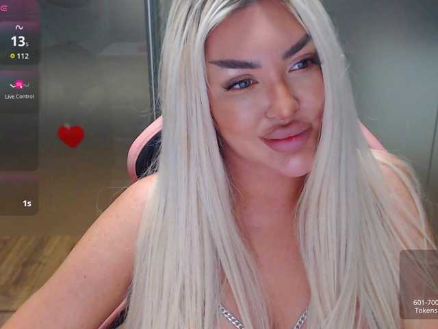 SarahStone from BongaCams