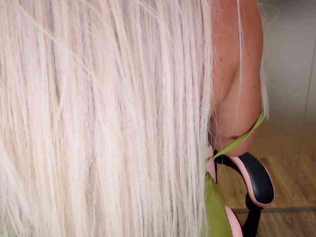 SarahStone webcam