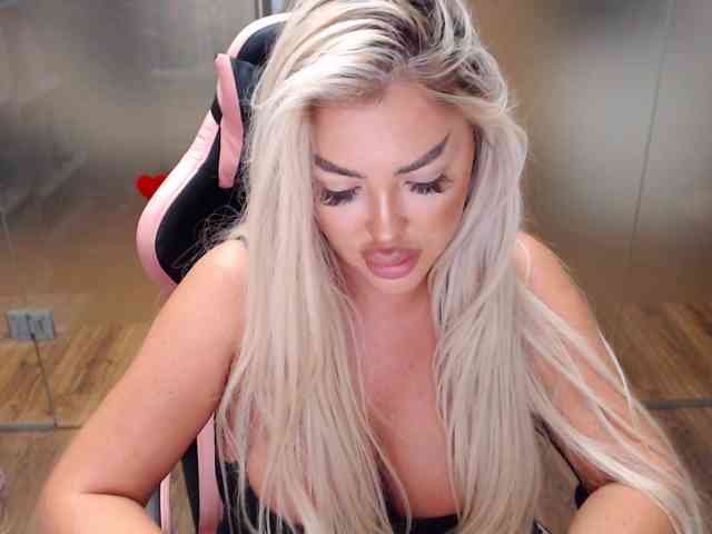 cam chat room SarahStone