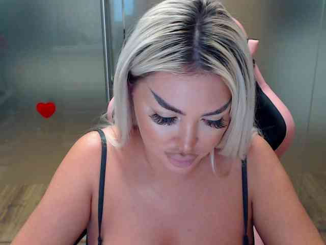 online nude chatroom SarahStone
