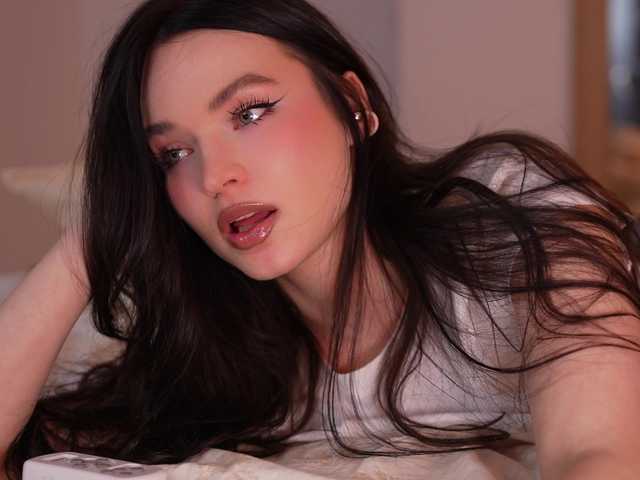 Merrimarina's BongaCams show and profile