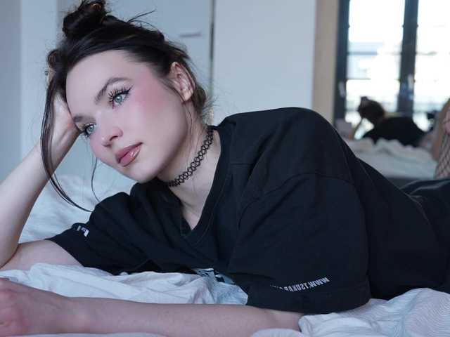 Merrimarina's BongaCams show and profile