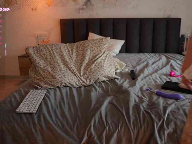 blackvelveet webcam