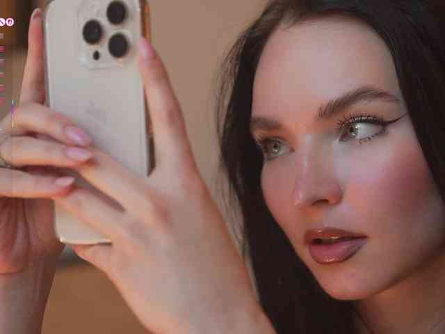 blackvelveet webcam