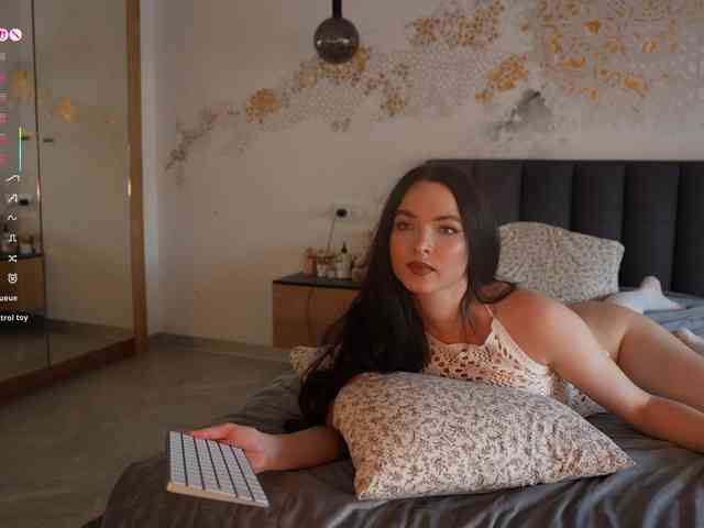blackvelveet webcam