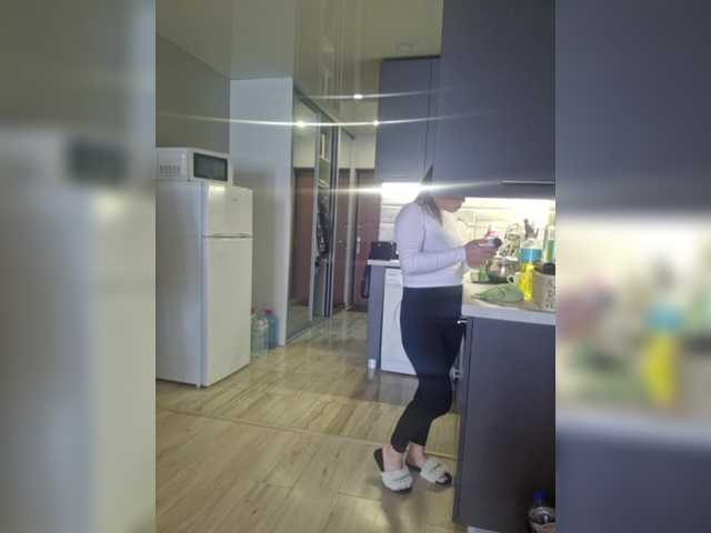 Kira183's BongaCams show and profile