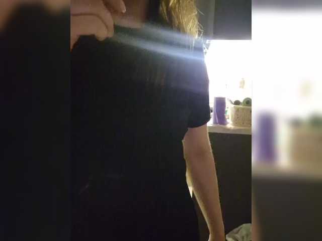 Kira183's BongaCams show and profile