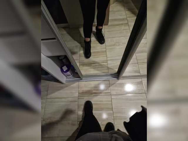 Kira183's BongaCams show and profile