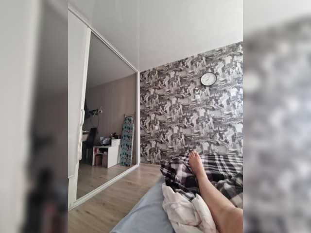 Kira183's BongaCams show and profile