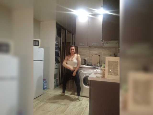 Kira183's BongaCams show and profile