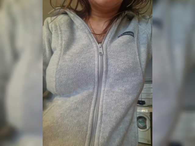 Kira183's BongaCams show and profile