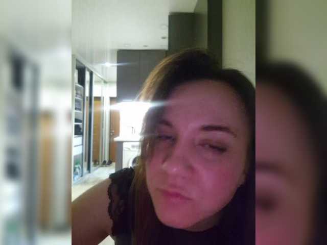 Kira183's BongaCams show and profile