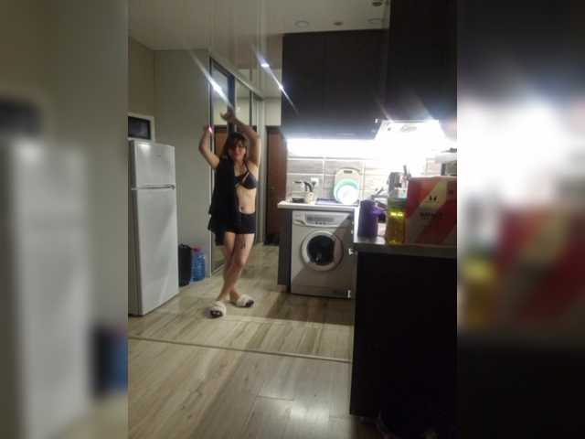 Kira183's BongaCams show and profile