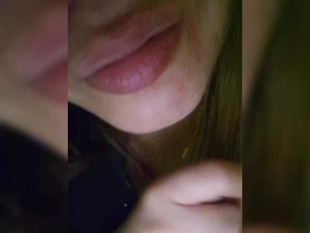 Kira183's BongaCams show and profile