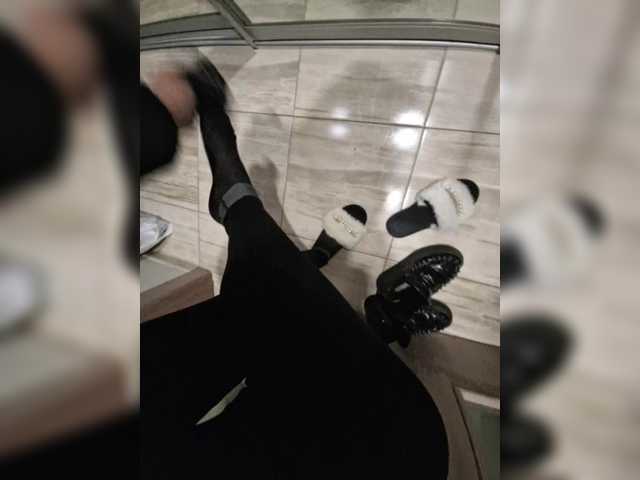 Kira183's BongaCams show and profile