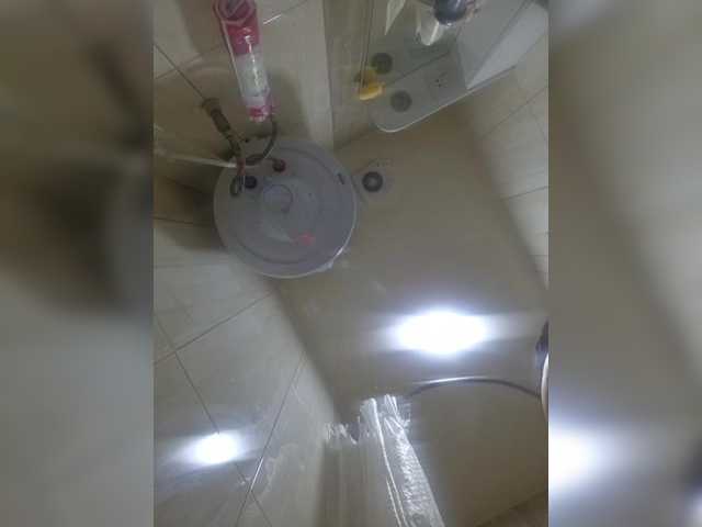 Kira183's BongaCams show and profile