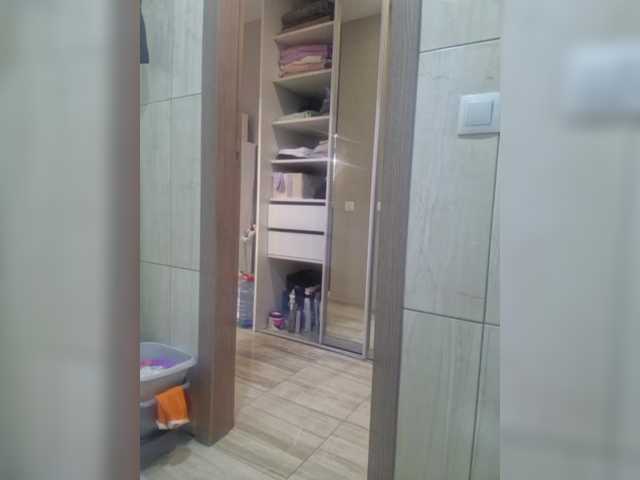 Kira183's BongaCams show and profile