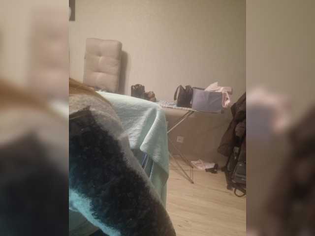 Kira183's BongaCams show and profile