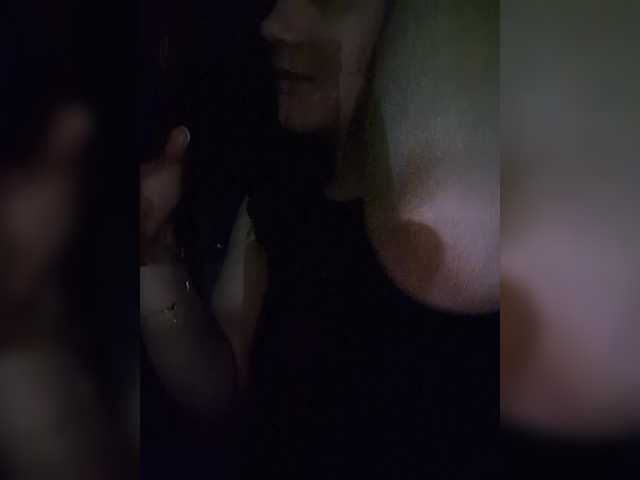 Kira183's BongaCams show and profile