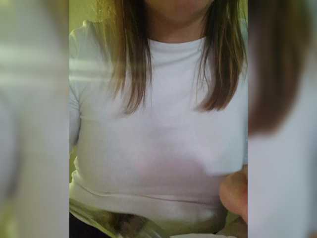 Kira183's BongaCams show and profile