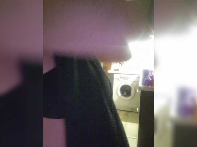 Kira183's BongaCams show and profile