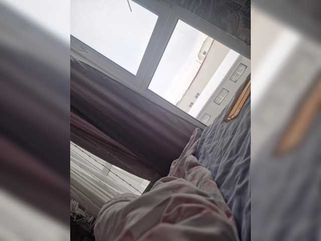 Kira183's BongaCams show and profile