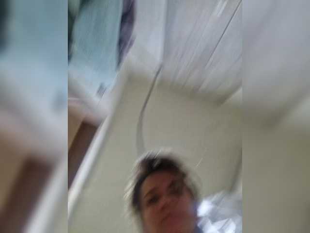 Kira183's BongaCams show and profile