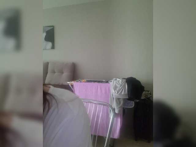 Kira183's BongaCams show and profile