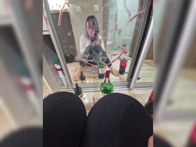 Kira183's BongaCams show and profile