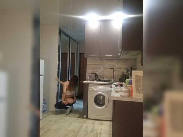 Kira183's BongaCams show and profile