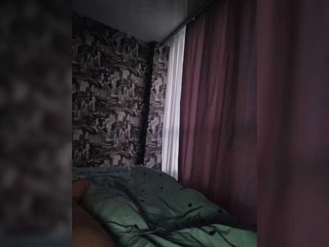 Kira183's BongaCams show and profile