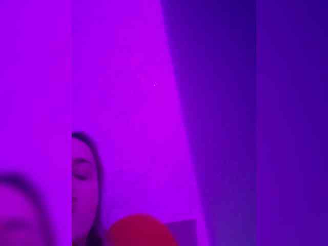Kira183 webcam