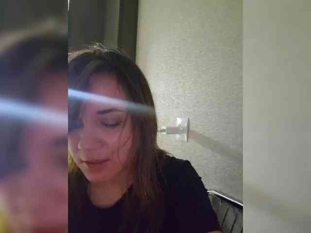 Kira183 webcam