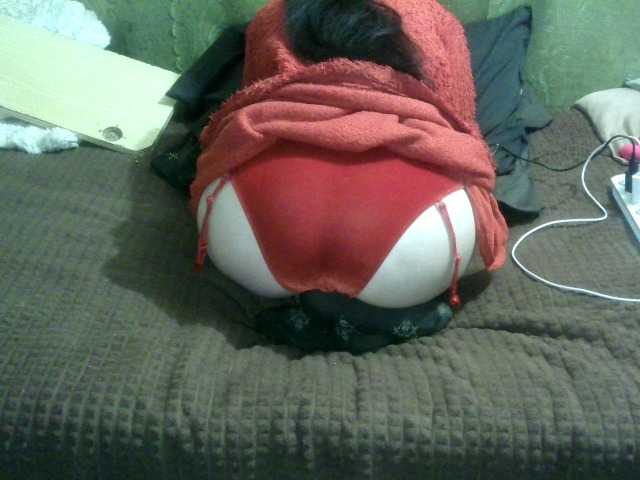 эросцена IngaQAce