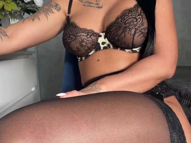 VikiKiss's BongaCams show and profile