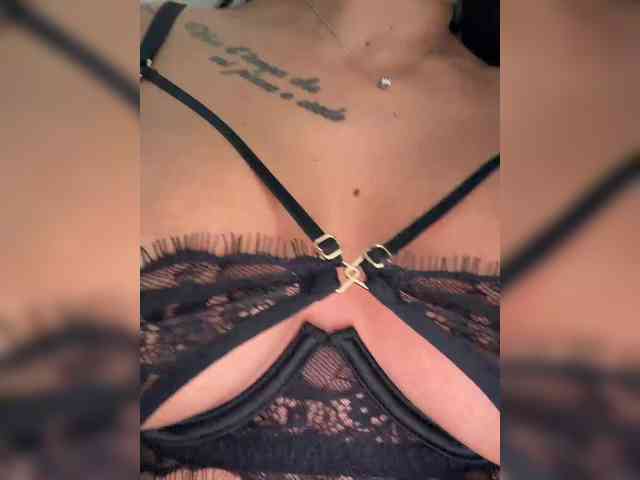 B_A_B_Y___111 webcam