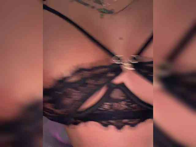 B_A_B_Y___111 webcam