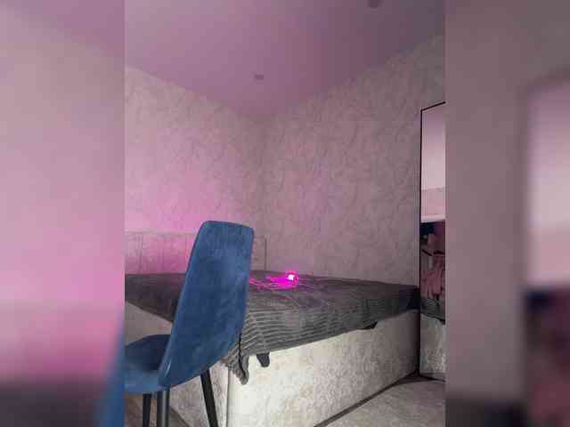 B_A_B_Y___111 webcam