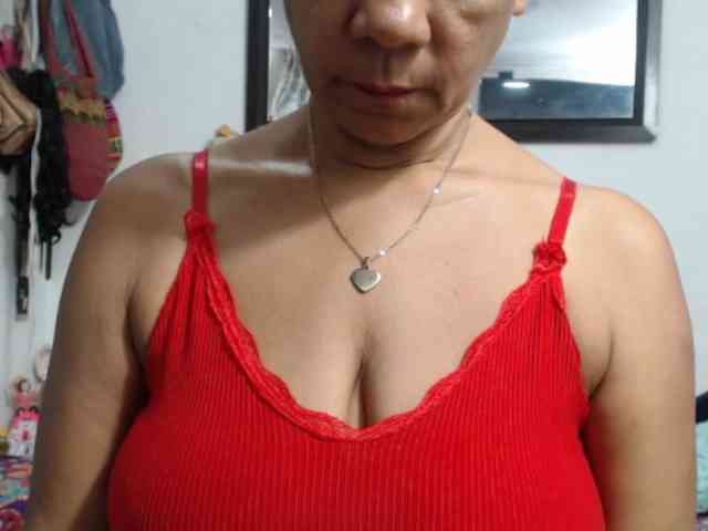 sarah-hot webcam