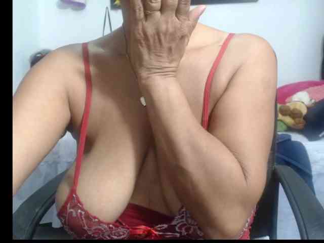 sarah-hot webcam